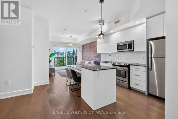2785 Baseline RD #310, Ottawa, ON K2H1G9