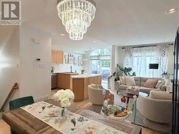 124 LANDOVER CRESCENT, Ottawa, ON K2M2W2