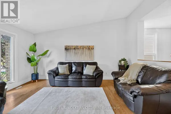 138 SHERWAY DRIVE, Ottawa, ON K2J1P1