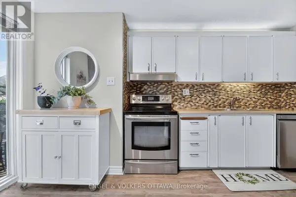 138 SHERWAY DRIVE, Ottawa, ON K2J1P1
