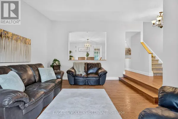 138 SHERWAY DRIVE, Ottawa, ON K2J1P1