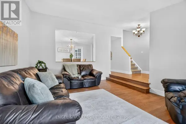 138 SHERWAY DRIVE, Ottawa, ON K2J1P1