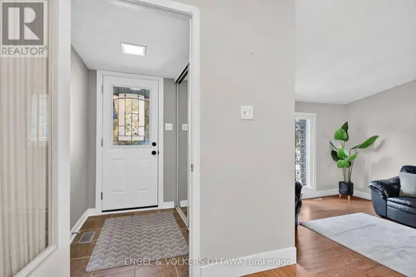 138 SHERWAY DRIVE, Ottawa, ON K2J1P1