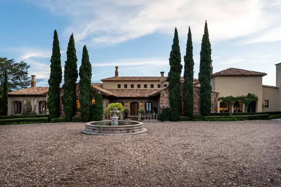 Luxury Mountain Estate, 