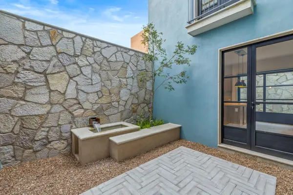La Aurora Townhouse-Blue