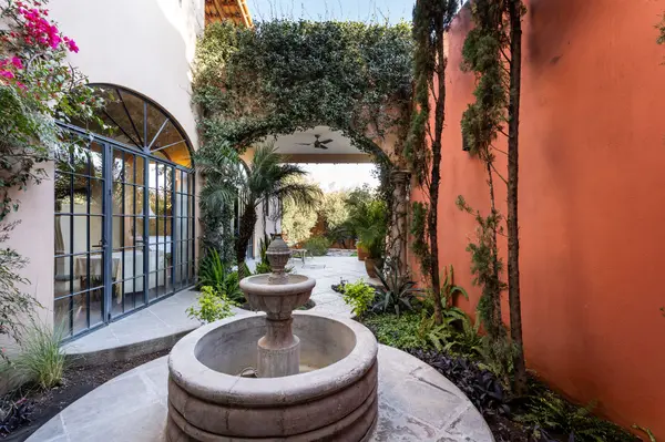 Elegant Casa San Rafael