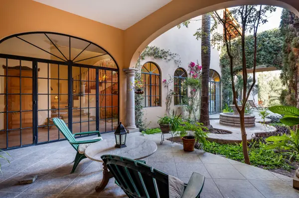 Elegant Casa San Rafael