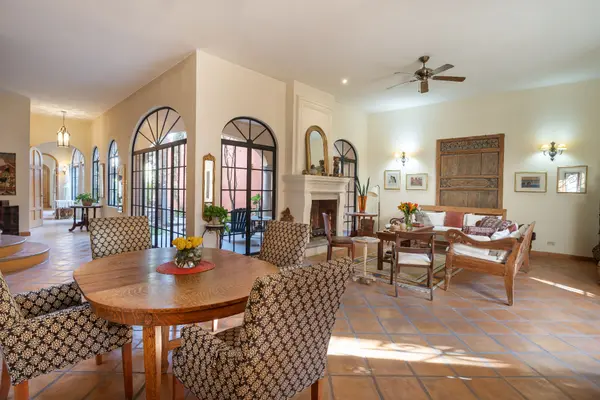 Elegant Casa San Rafael