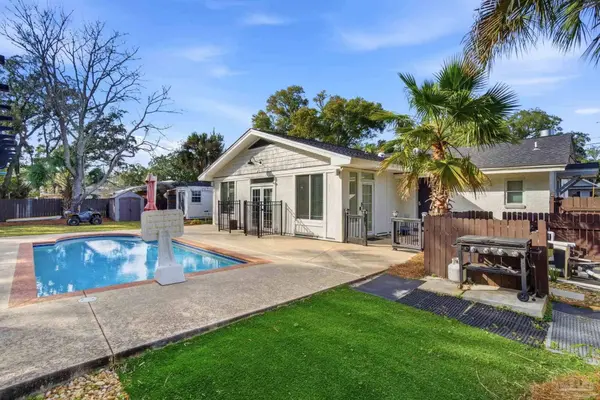 421 Cumberland Ave, Gulf Breeze, FL 32561