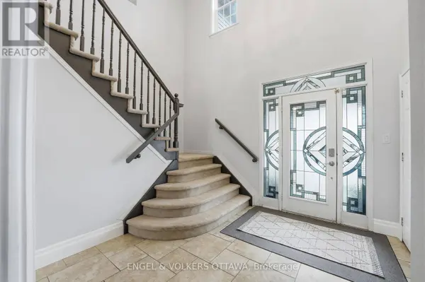 31 LEATHERWOOD CRESCENT, Ottawa, ON K2J4X9