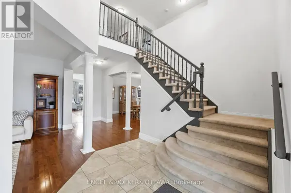 31 LEATHERWOOD CRESCENT, Ottawa, ON K2J4X9