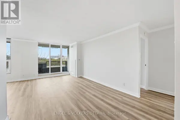 2951 Riverside DR #301, Ottawa, ON K1V8W6