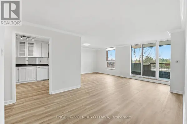 2951 Riverside DR #301, Ottawa, ON K1V8W6