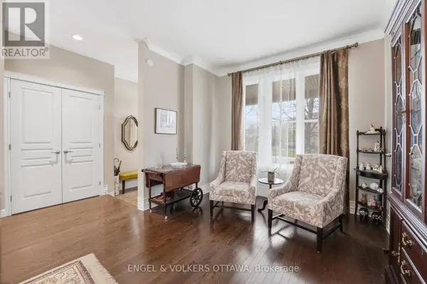 127 BEATRICE DRIVE, Ottawa, ON K2J5A4