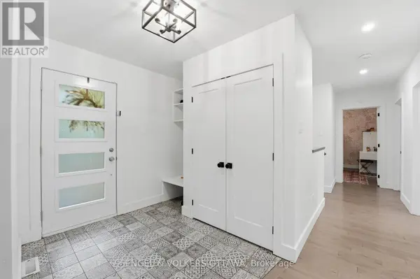 1046 FISHER AVENUE, Ottawa, ON K1Z6P6