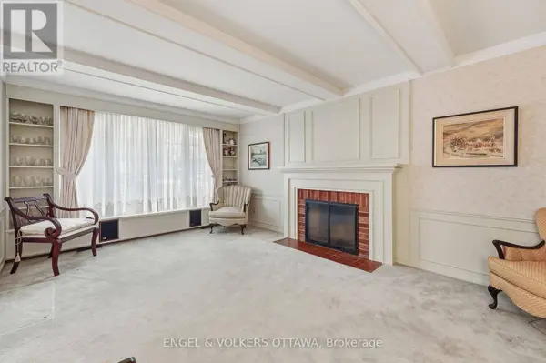 1837 FERNCROFT CRESCENT, Ottawa, ON K1H7B4