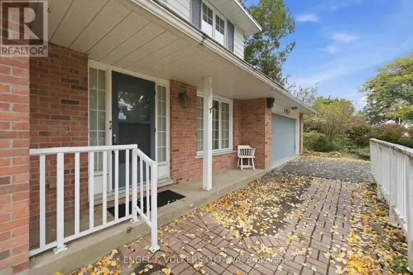 1837 FERNCROFT CRESCENT, Ottawa, ON K1H7B4