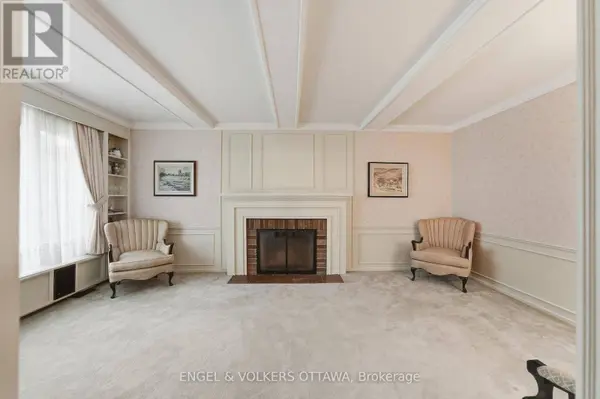 1837 FERNCROFT CRESCENT, Ottawa, ON K1H7B4