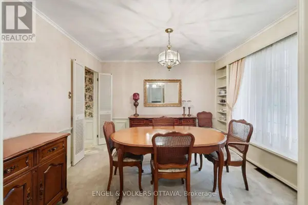 1837 FERNCROFT CRESCENT, Ottawa, ON K1H7B4
