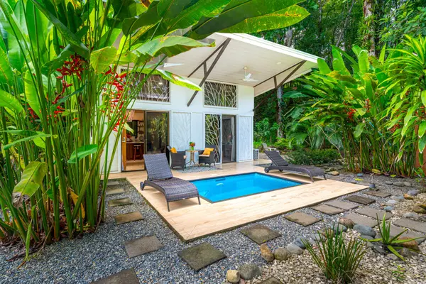 Tropical Modern Casita, 