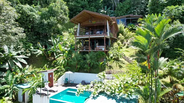 Finca La Perla, Ballena,