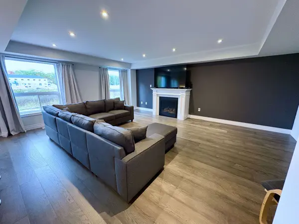 175 Wild Rose DR, Gravenhurst, ON P1P 0B4