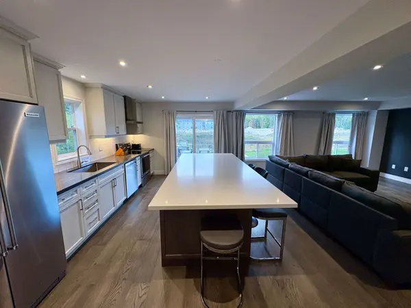 175 Wild Rose DR, Gravenhurst, ON P1P 0B4