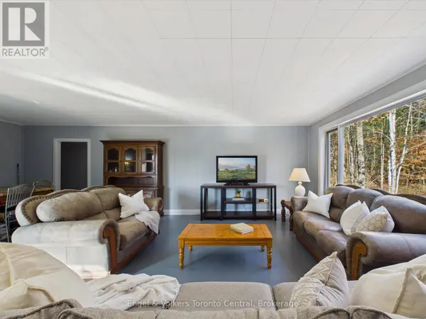 2026 PENINSULA ROAD, Muskoka Lakes, ON P0B1J0