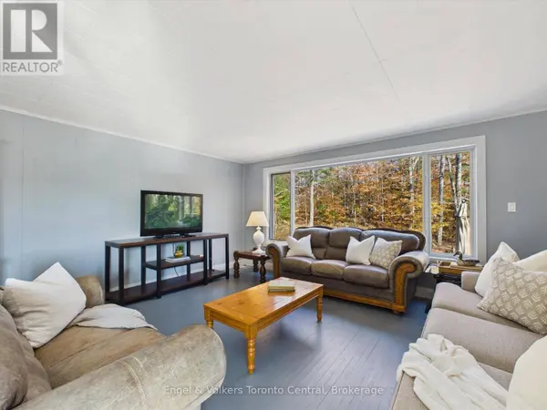 2026 PENINSULA ROAD, Muskoka Lakes, ON P0B1J0