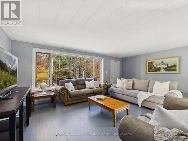 2026 PENINSULA ROAD, Muskoka Lakes, ON P0B1J0
