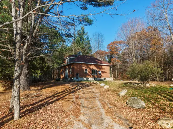 2026 Peninsula RD, Muskoka Lakes, ON P0B 1J0