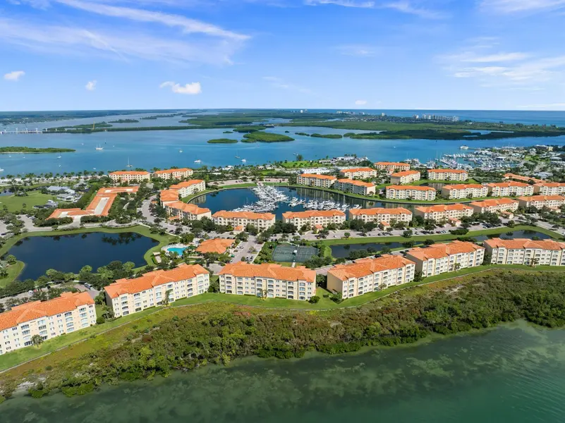 Harbour Isle Condominiums