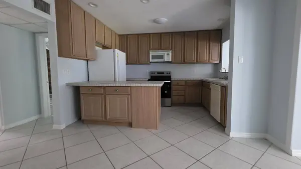 1125 S Ocean DR #B, Hutchinson Island, FL 34949