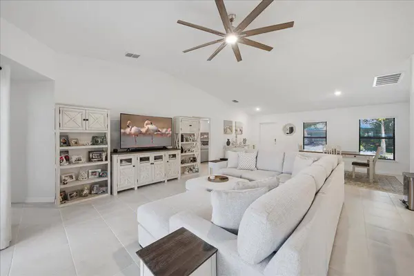 802 Charcoal AVE SE, Palm Bay, FL 32909