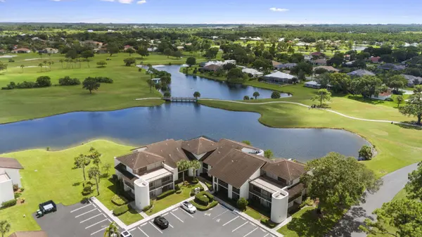 3200 Twin Lakes TER #105, Fort Pierce, FL 34951
