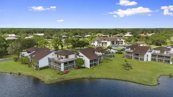 3200 Twin Lakes TER #105, Fort Pierce, FL 34951