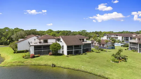 3200 Twin Lakes TER #105, Fort Pierce, FL 34951