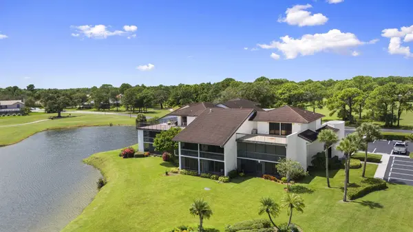 3200 Twin Lakes TER #105, Fort Pierce, FL 34951