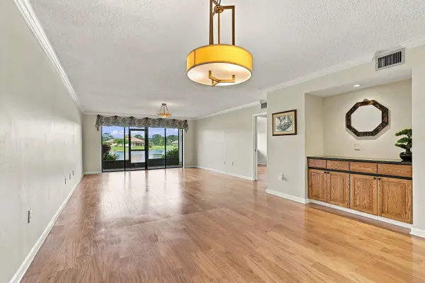 3351 Twin Lakes TER #103, Fort Pierce, FL 34951