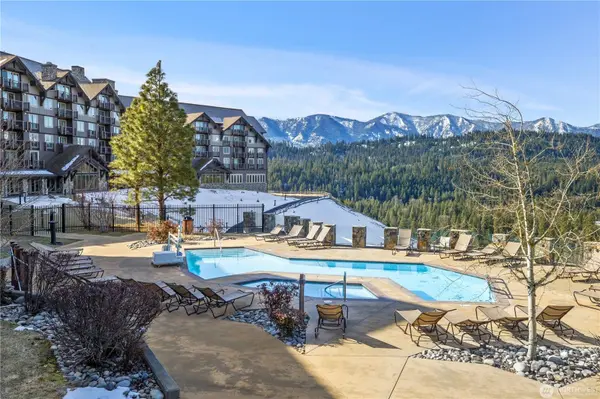 Lodge outdoor pool photo - Tina Hudon