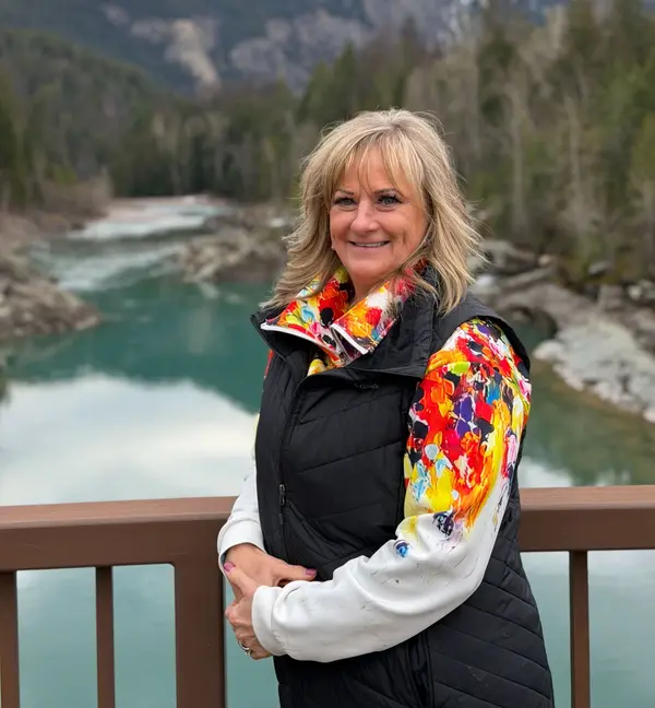 Glacier Profile picture - Tina Hudon