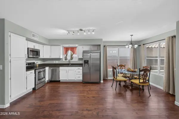 8945 W MARCONI Avenue, Peoria, AZ 85382