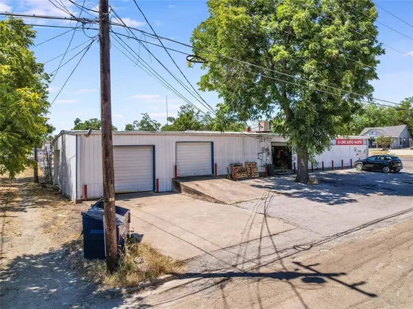 1022 N Main ST, Taylor, TX 76574