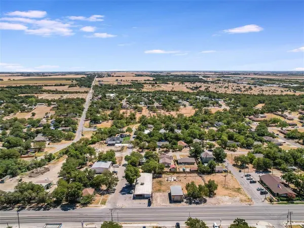 1022 N Main ST, Taylor, TX 76574