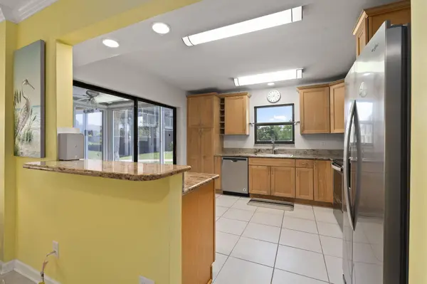 3209 S Lakeview CIR #8-101, Hutchinson Island, FL 34949