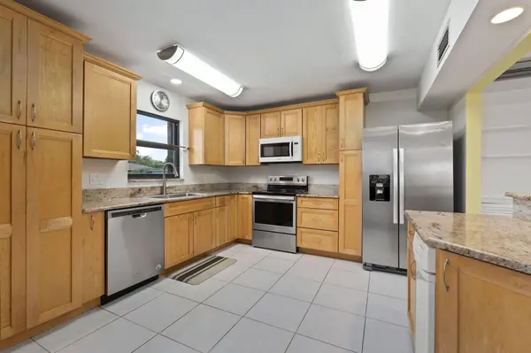 3209 S Lakeview CIR #8-101, Hutchinson Island, FL 34949