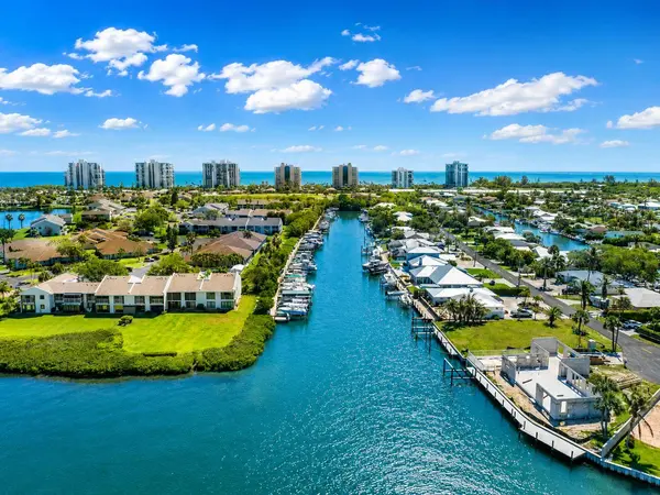 3209 S LAKEVIEW CIR #8105