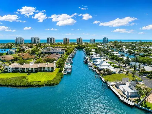 3209 S Lakeview CIR #8105