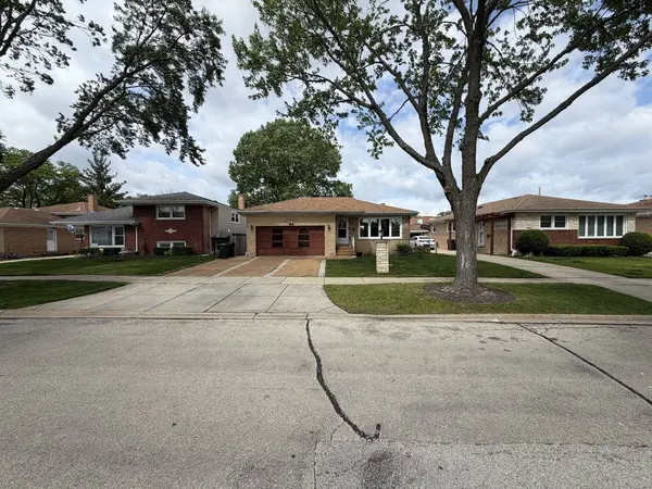 8908 Ozark AVE, Morton Grove, IL 60053