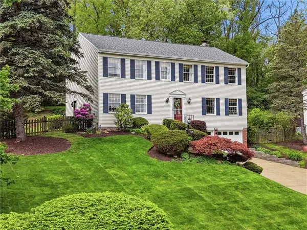 2328 Weston Dr, Upper St Clair, PA 15241